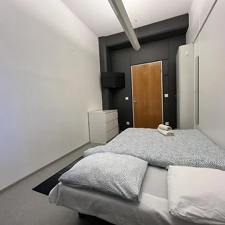 Hmi Smart Group 215 Auberge de jeunesse *